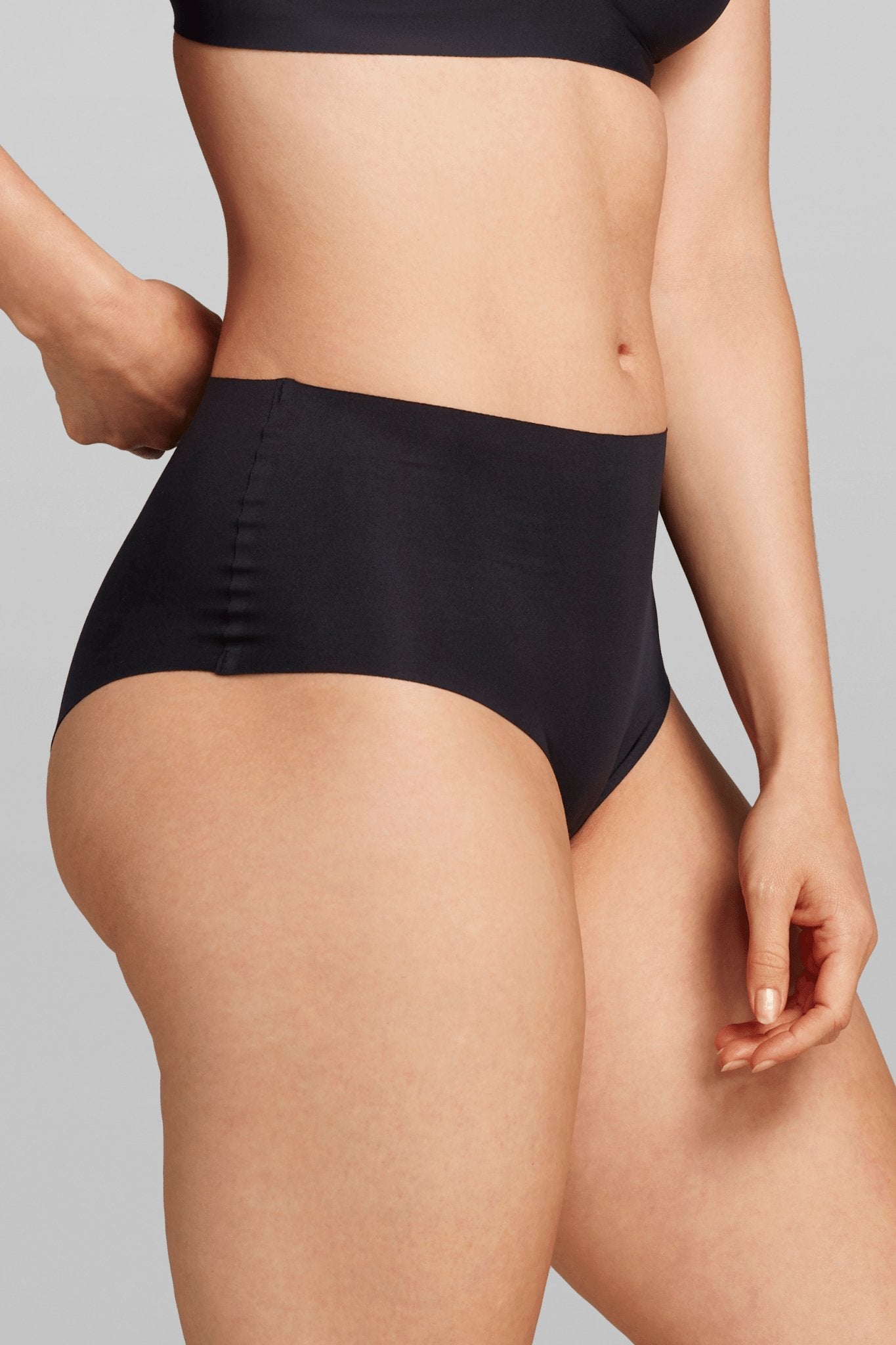 No-Show High Waist Brief - Siella - Color: Black Noir